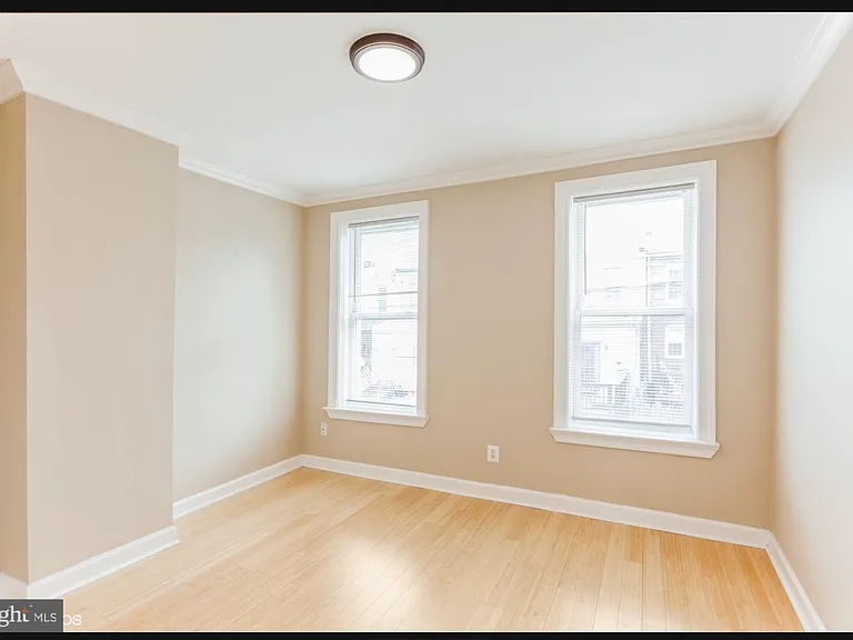 27 S Robinson St — Photo 15