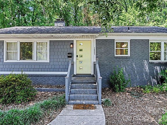 4th image of 1027 Dresden Dr W