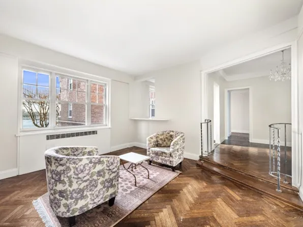 160 Cabrini Boulevard image 1 of 12