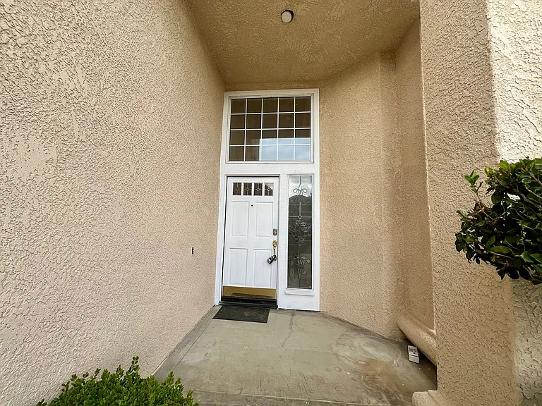13940 Annandale Ln — Photo 2