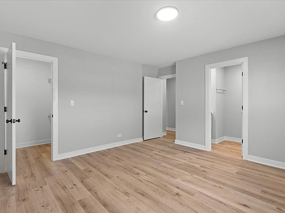 3rd image of 1000 E Orchard St #107