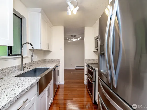 13235 12th Avenue SW #1012, Seattle, WA 98146