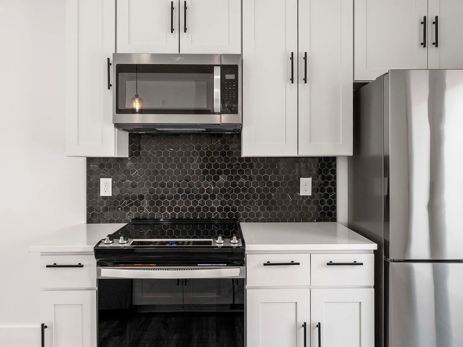 3 bed, 2.5 bath, 1213 sqft, $2,100 — Photo 4