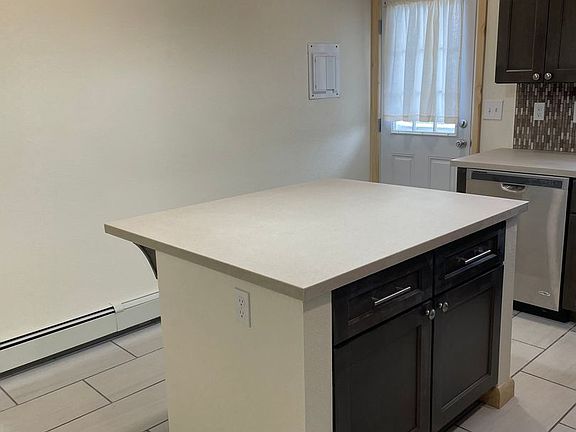 4th image of 3019 Denver St APT 2