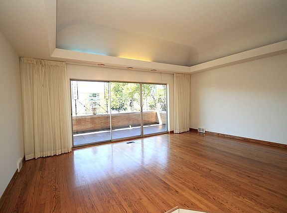 3rd image of 7024 W Belmont Ave #7024