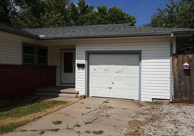 1st image of 3356 S Hiram Ave
