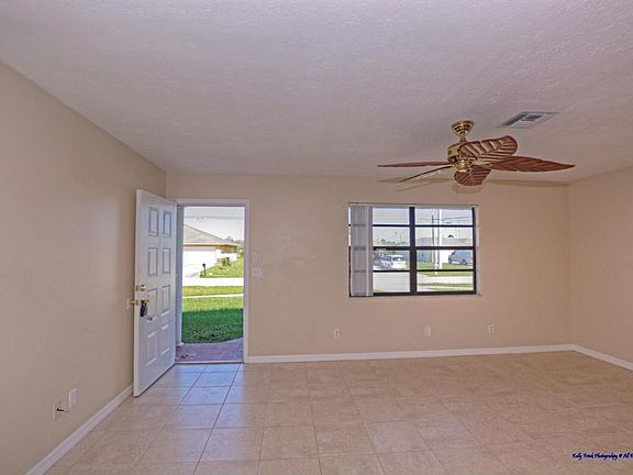 5th image of 762 SW Tulip Blvd