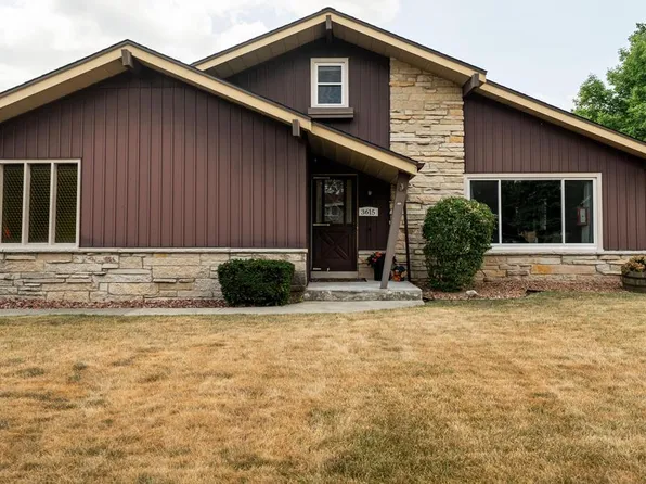 3615 W Barnard AVENUE, Greenfield, WI 53221