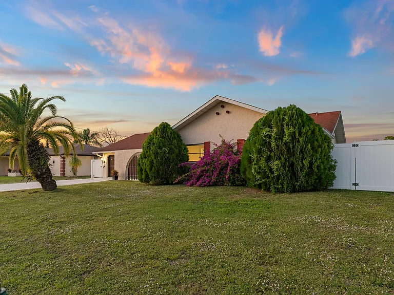 21292 Burkhart Dr — Photo 14