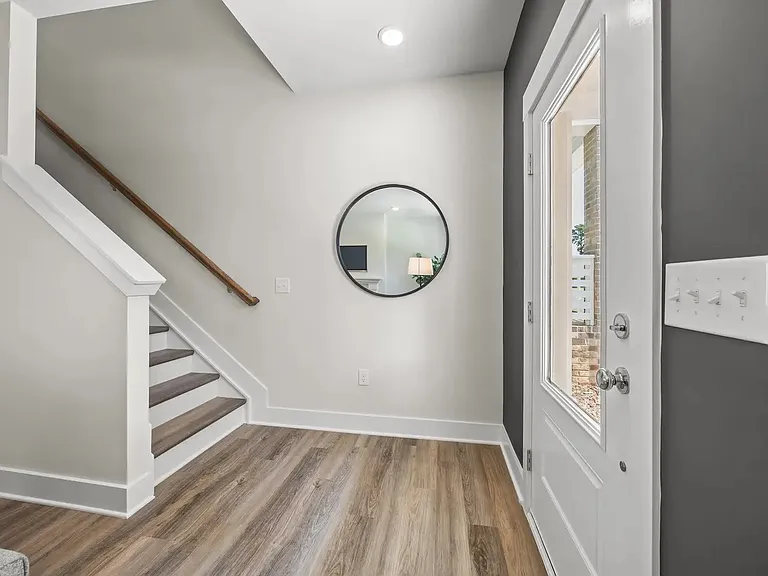 863 Central Park Dr — Photo 2