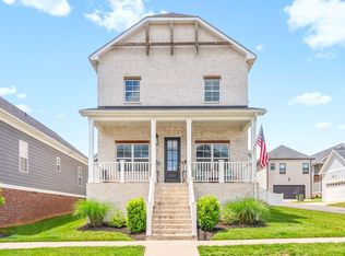 372 Augusta Ave, Pleasant View, TN 37146