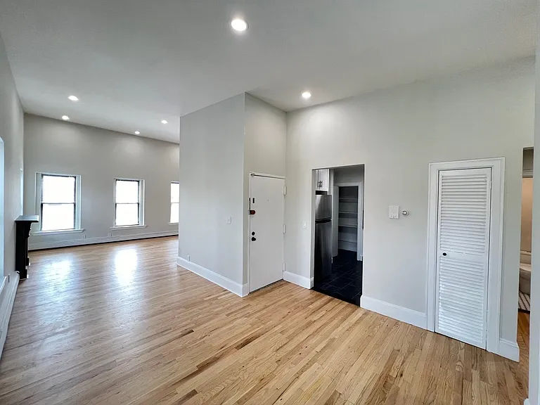 48 Bright St #4 — Photo 6