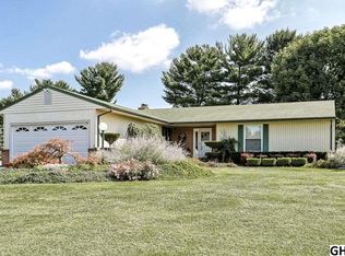 8 Houston Dr, Mechanicsburg, PA 17050