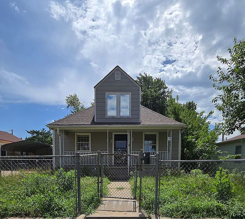 1st image of 106 NE Chandler St