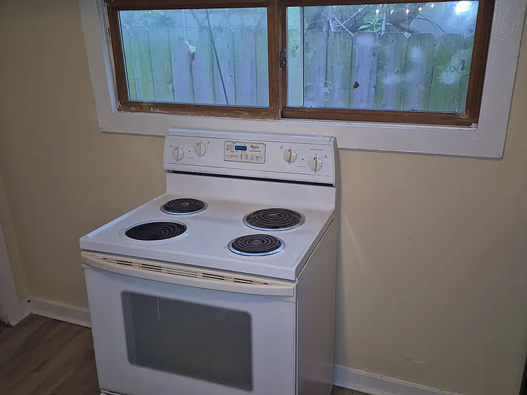 328 N Elder Ave — Photo 7