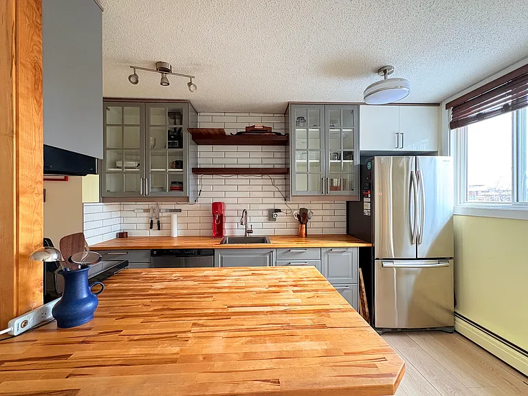 313 20th Ave SW #402 — Photo 8