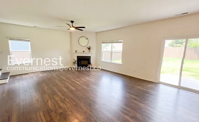 2370 Tournament Dr — Photo 5