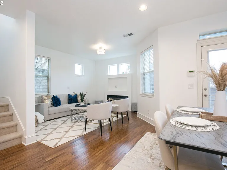 17335 SW Montague Way — Photo 9