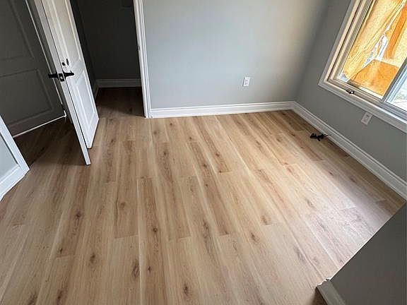 3rd image of 945 Wellington Ave #7