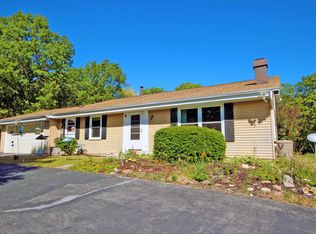 S86W30494 Stonegate Dr, Mukwonago, WI 53149