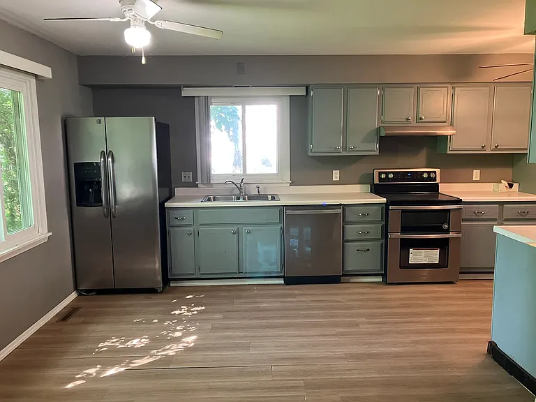513 E Main St — Photo 4