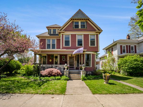 210 East St, Three Rivers, MI 49093