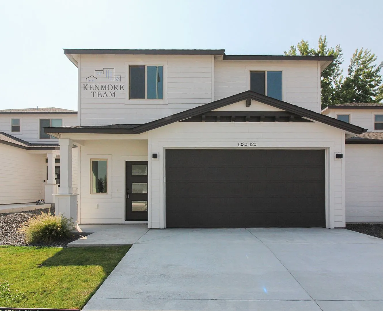 4 Bedroom, 2.5 Bath Duplex in Kennewick — Photo 2