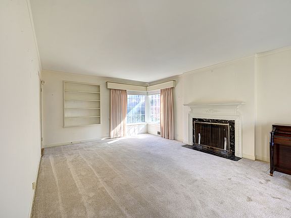 3rd image of 7741 S Paxton Ave