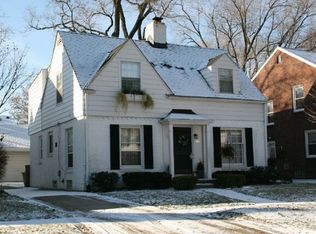 407 Lothrop Rd, Grosse Pointe Farms, MI 48236