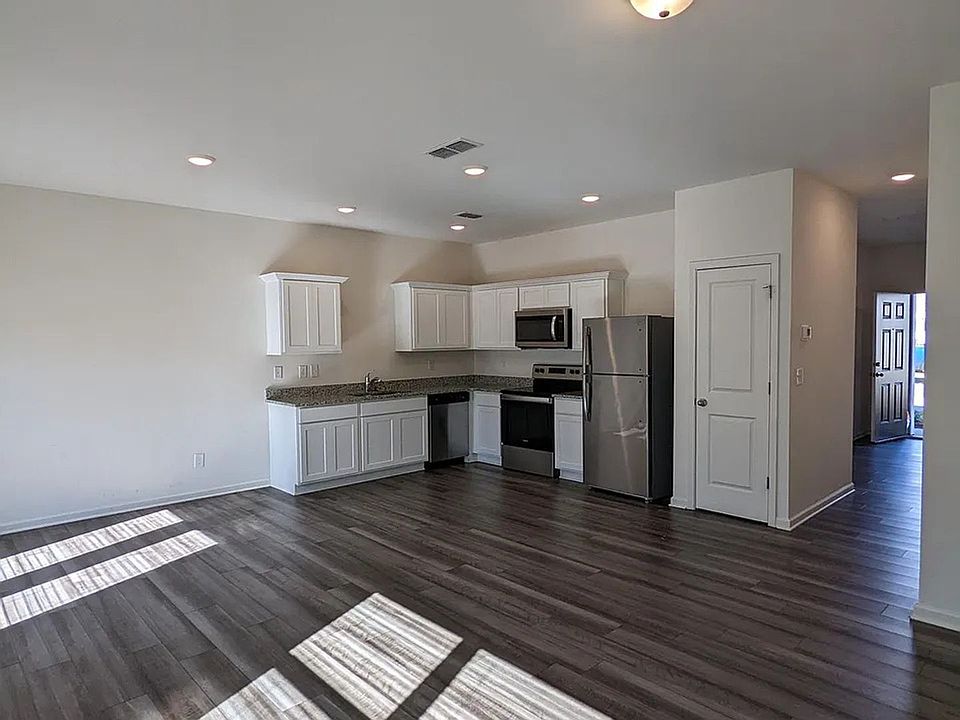 2nd image of 136 Swindon Dr
