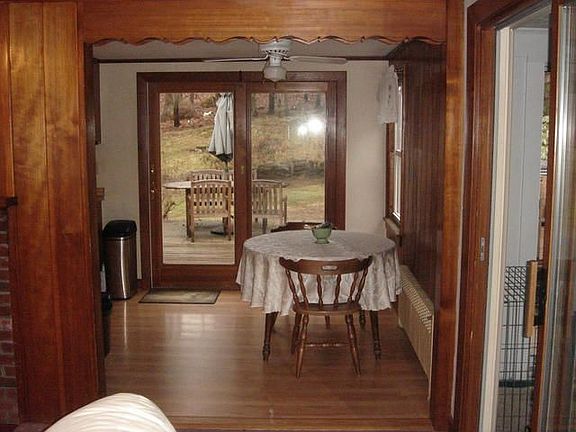 Eat-In Kitchen
