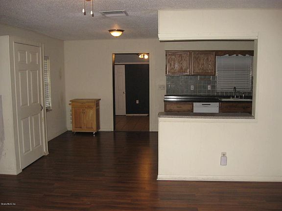 5th image of 2105 NE 51st Pl
