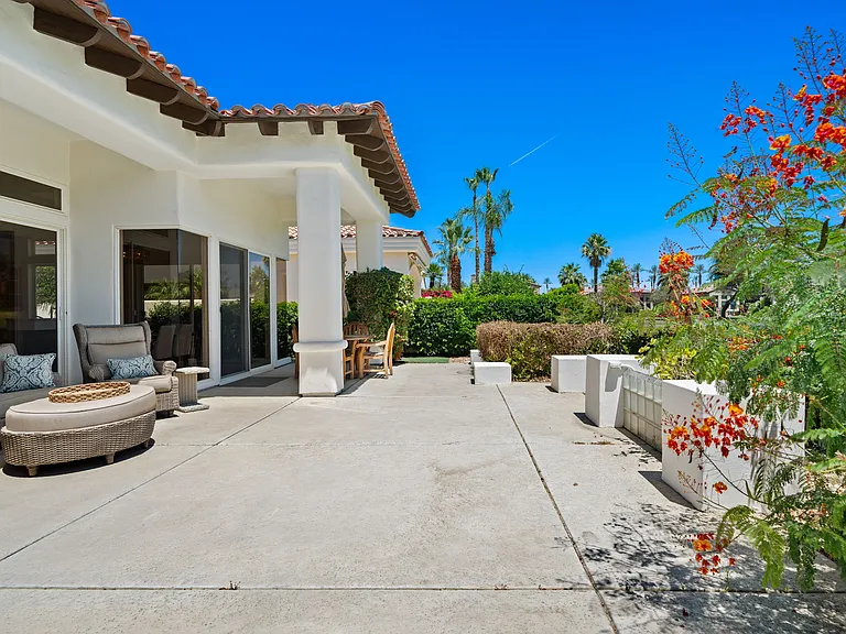 79695 Mandarina — Photo 34