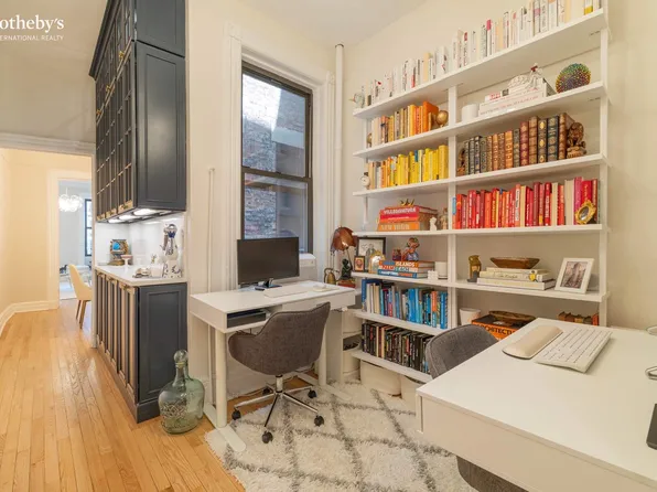 350 West 48th Street image 6 of 14