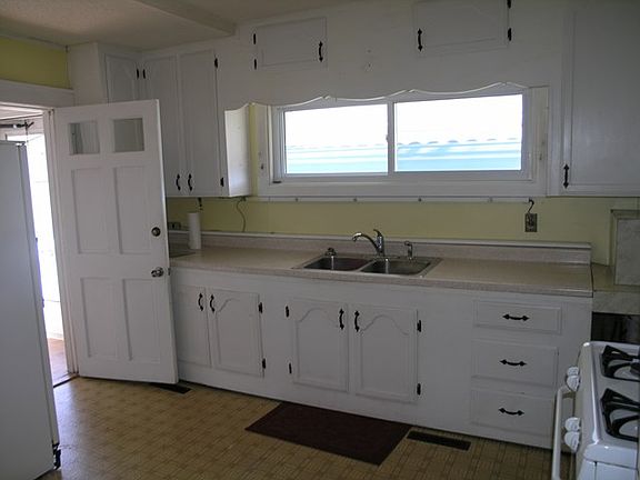 4th image of 1834 Argus St