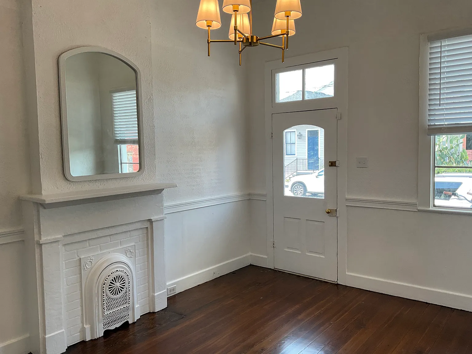 2 bed, 875 sqft, $1,600 — Photo 2