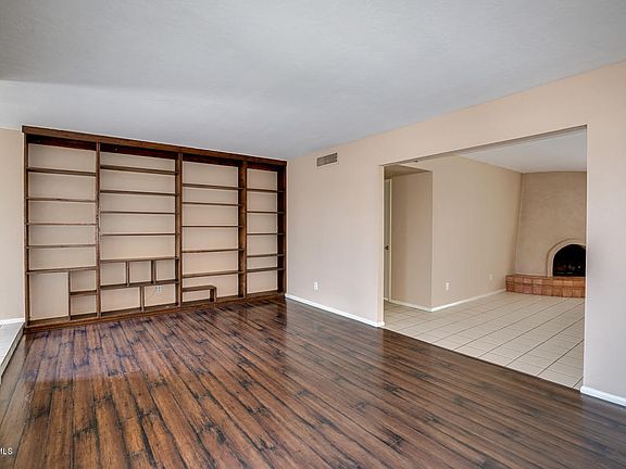 3rd image of 2349 E Bishop Dr