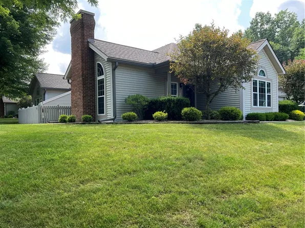 56 Stone Ridge Blvd, Hermitage, PA 16148