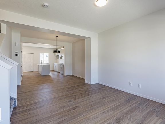 5th image of 3619 Triomphe Blvd N