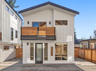 12044 Hiram Pl NE #C, Seattle, WA 98125