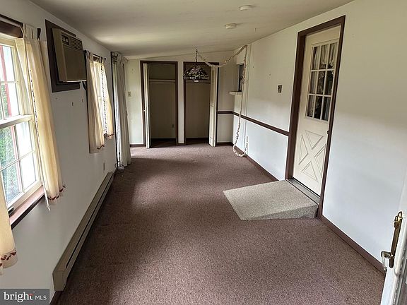 4th image of 1027 Pine Cir