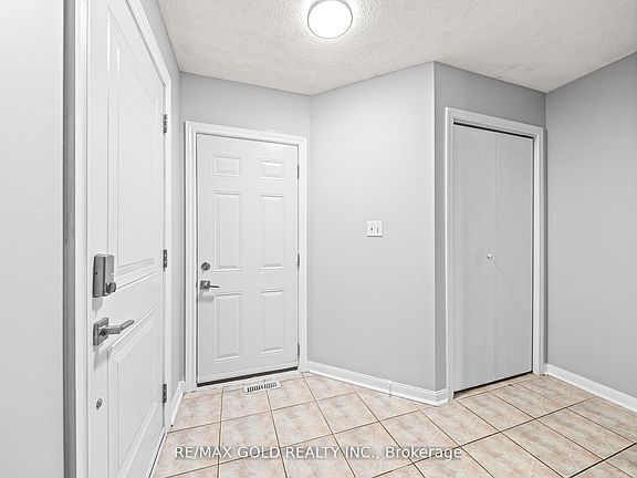 5th image of 92 Dandelion Rd