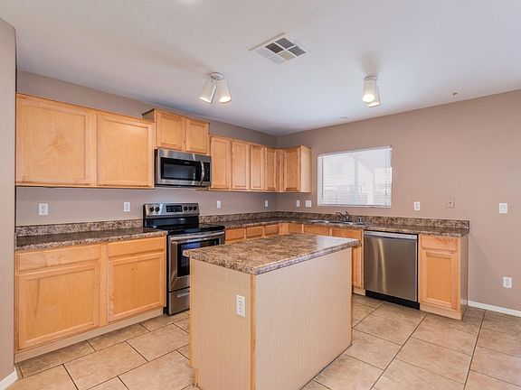 4th image of 11542 W Carol Ave