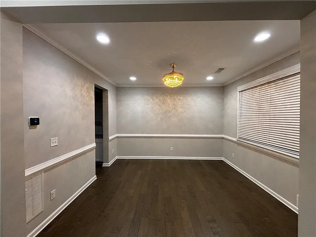 5 bed, 4.0 bath, 3278 sqft, $3,200 — Photo 4