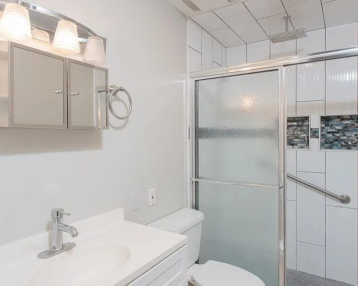 7709 Broadway #123 — Photo 16