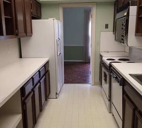 4th image of 17111 E Jefferson Ave APT 29