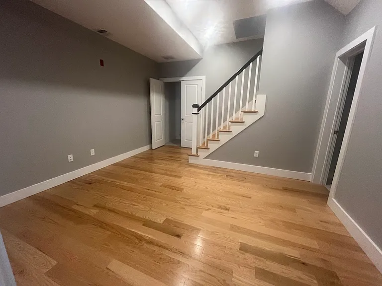 157 Oak St #1R — Photo 13