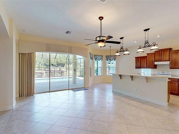 4th image of 1549 W Laurel Glen Path