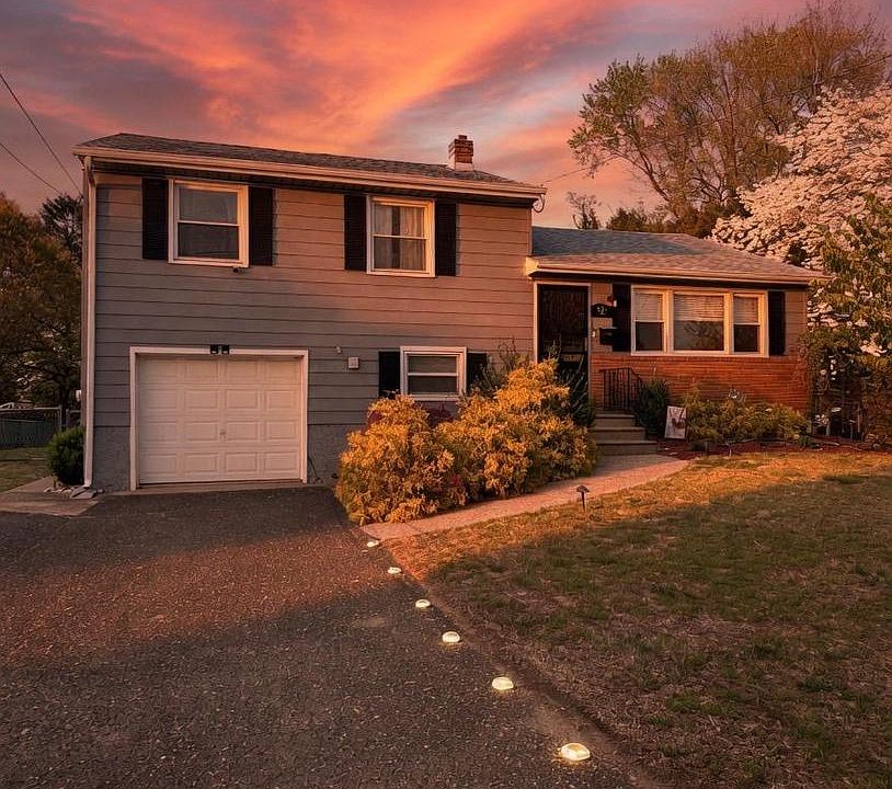 1st image of 523 Greenwood Ave