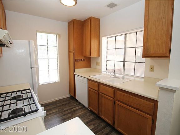 5th image of 4712 Nara Vista Way Unit 102